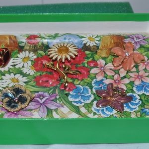 Joan Rivers interchangeable flower pins